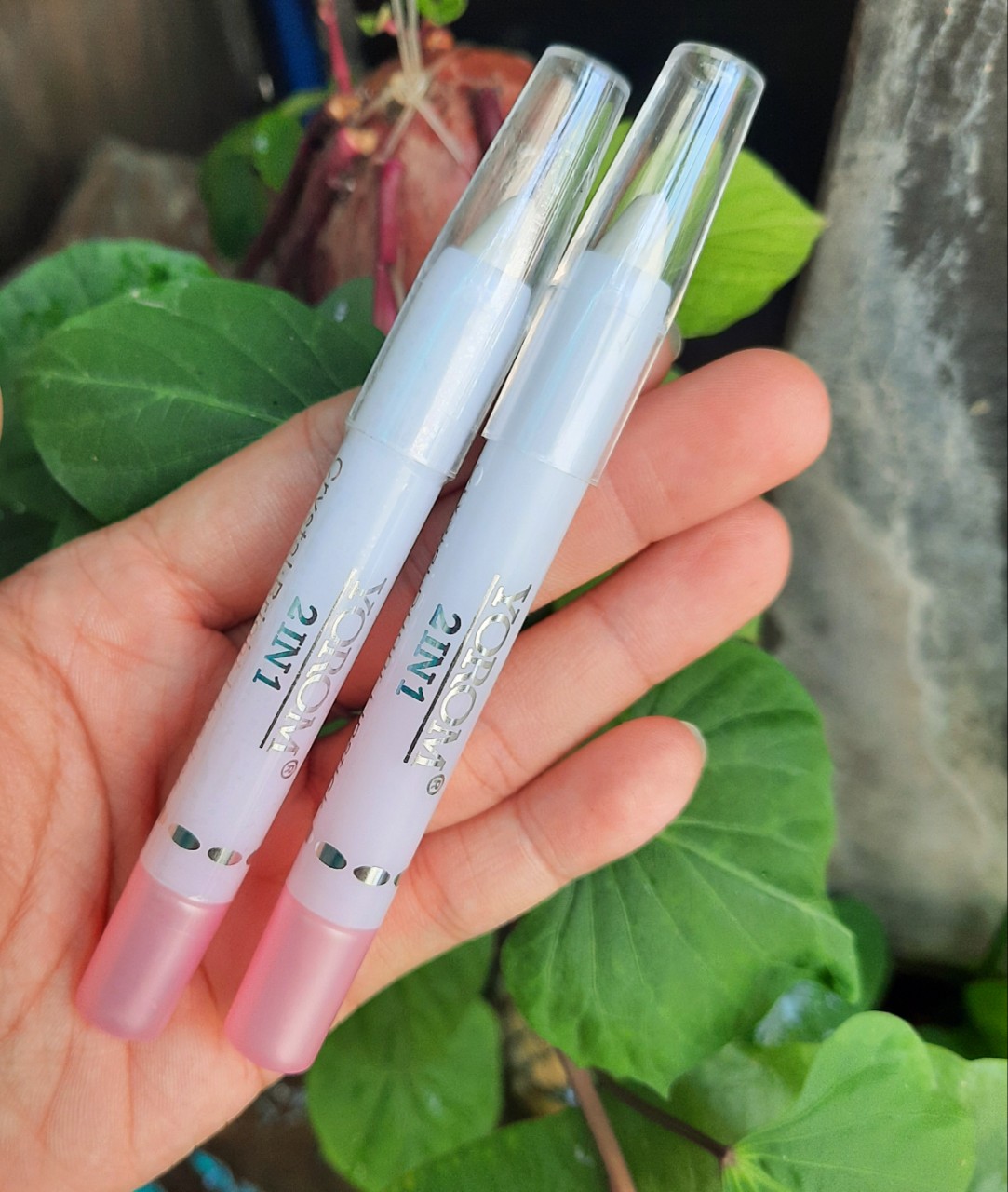 BÚT PHẤN MẮT MÀU NGỌC TRAI