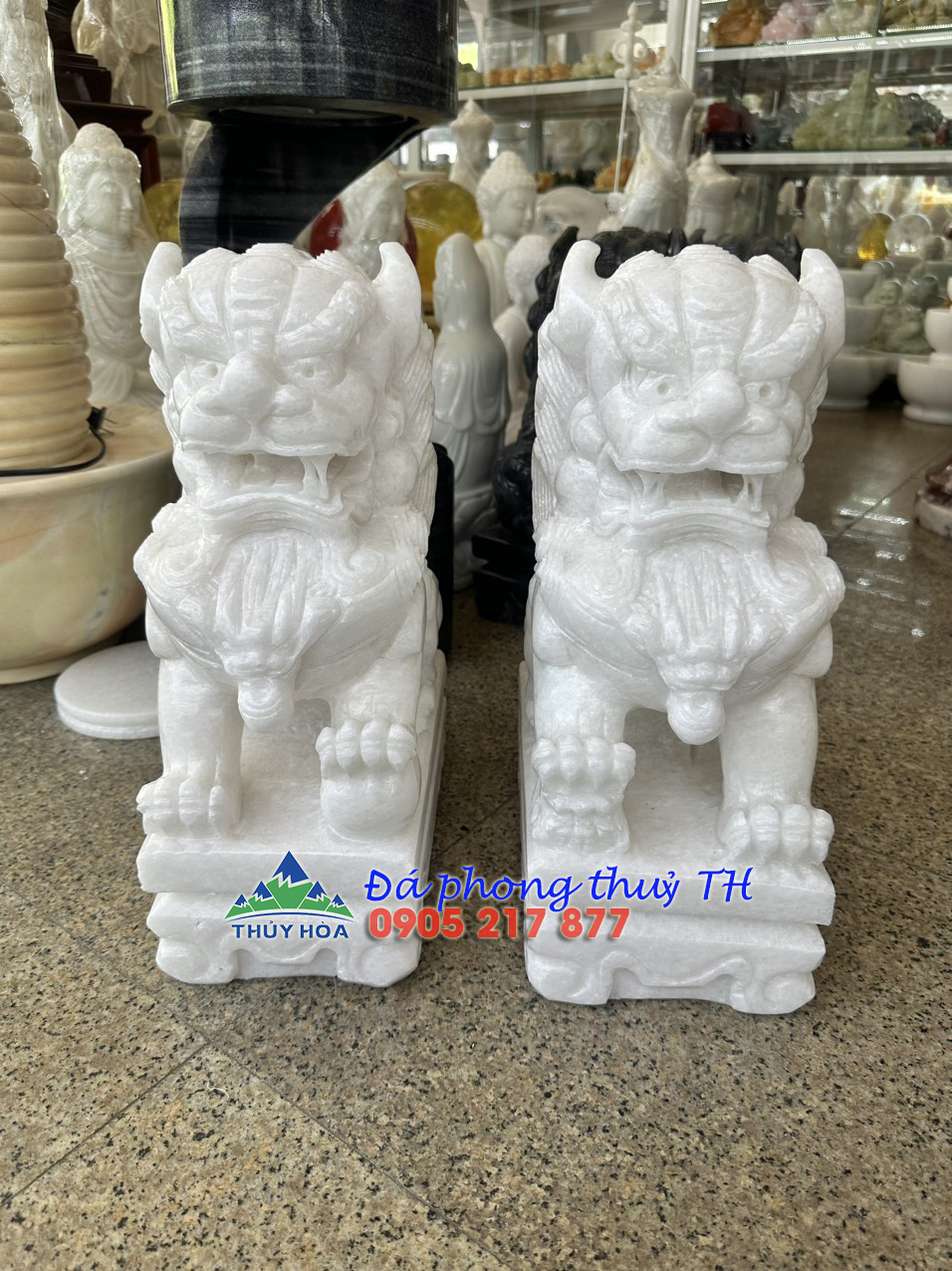 Pair of Fu Foo Dogs Stone Guardian Statues, White Marble Fu Dogs Statue outdoor Home Decoration Attract Wealth and Good Luck, 40 cm High