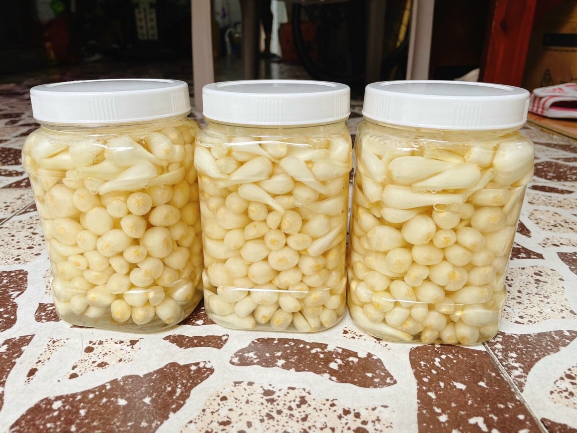Kiệu Quế Cắt góc làm sạch ngâm đường hủ 900 gram.