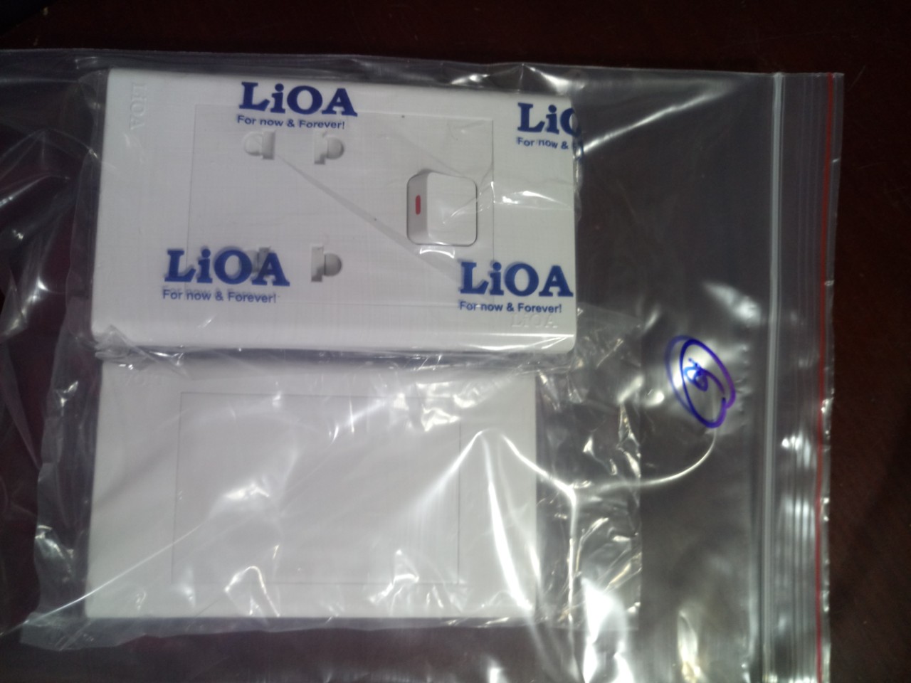 [HCM]Combo 13 bo công tắc ổ cắm LiOA - COMBOAHIEU