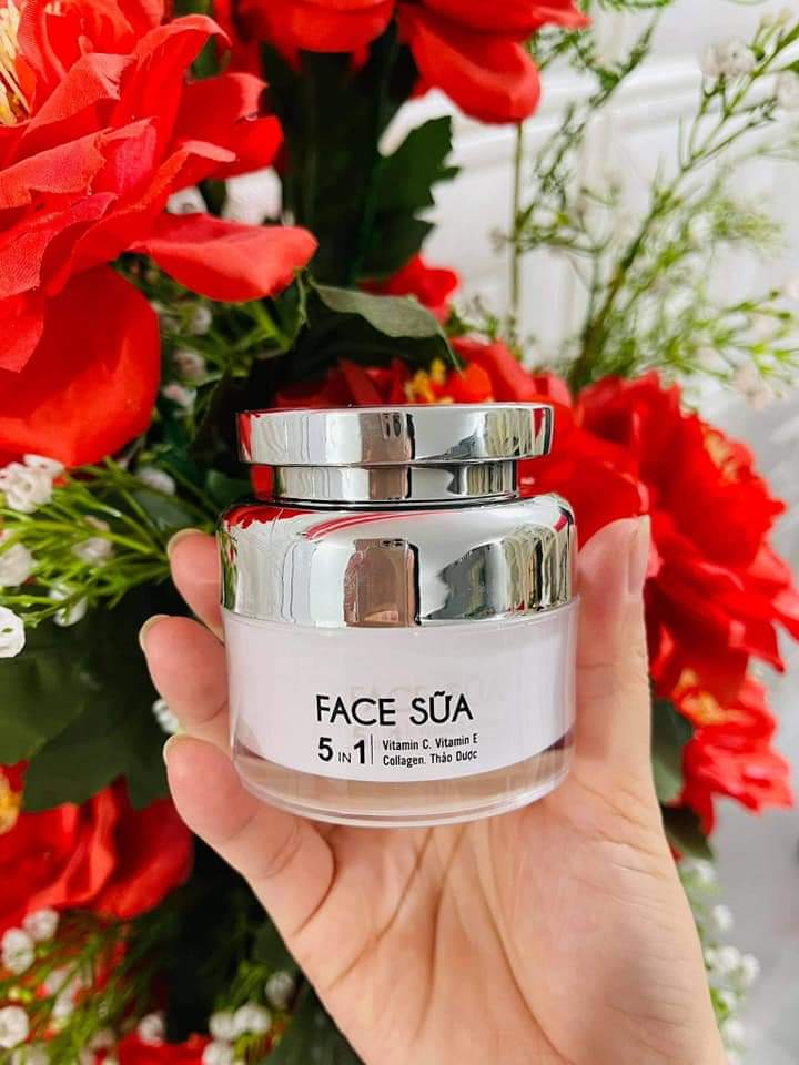 KEM FACE SỮA 5 IN 1 CÔ GÁI NÚI