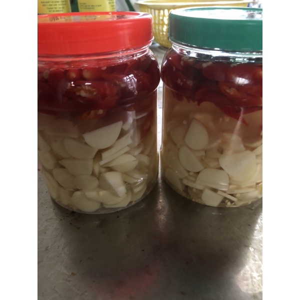 Tỏi cô đơn ngâm giấm ớt thơm ngon