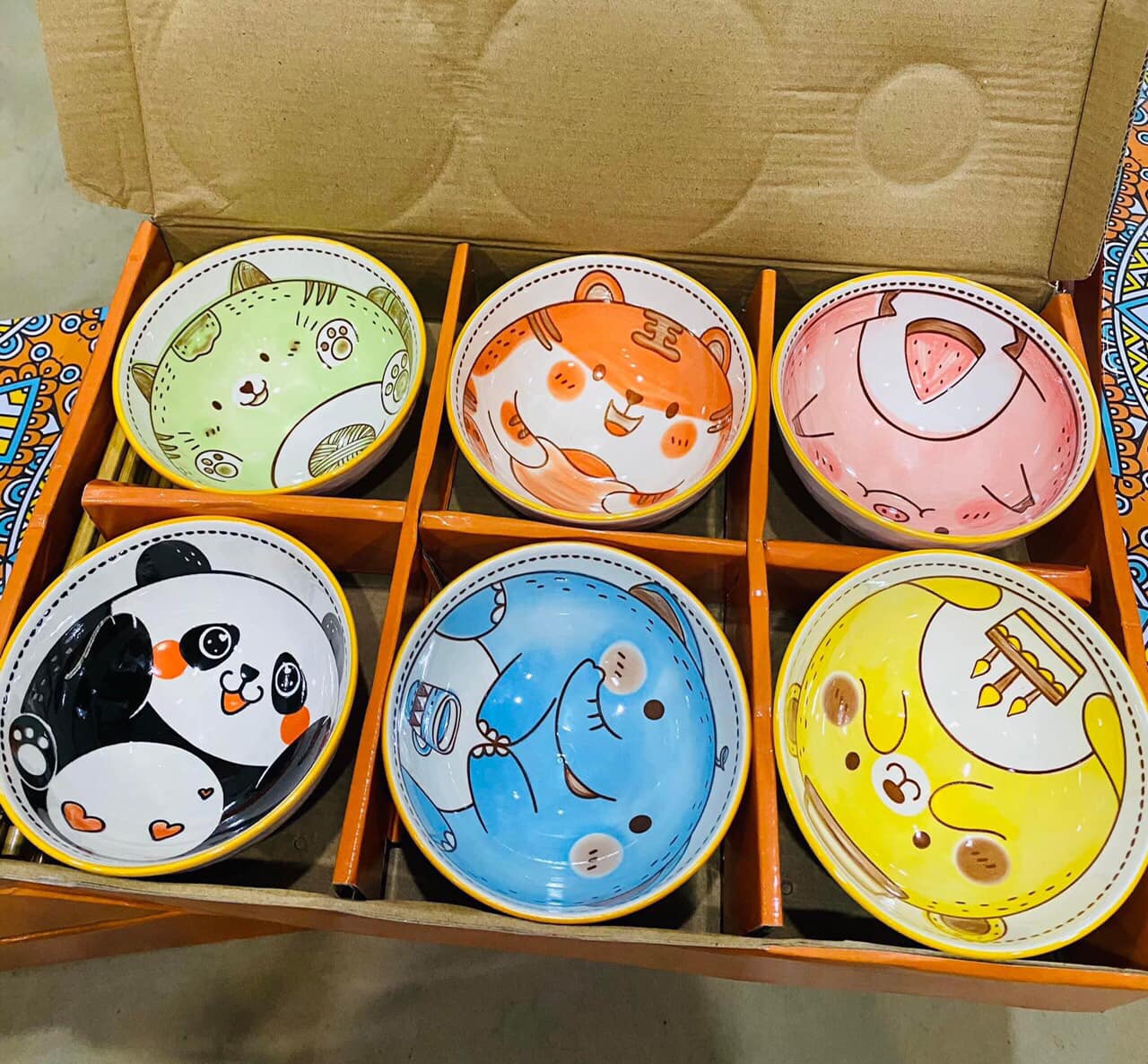 Bộ 6 bát sứ tráng men kèm đũa siêu xinh