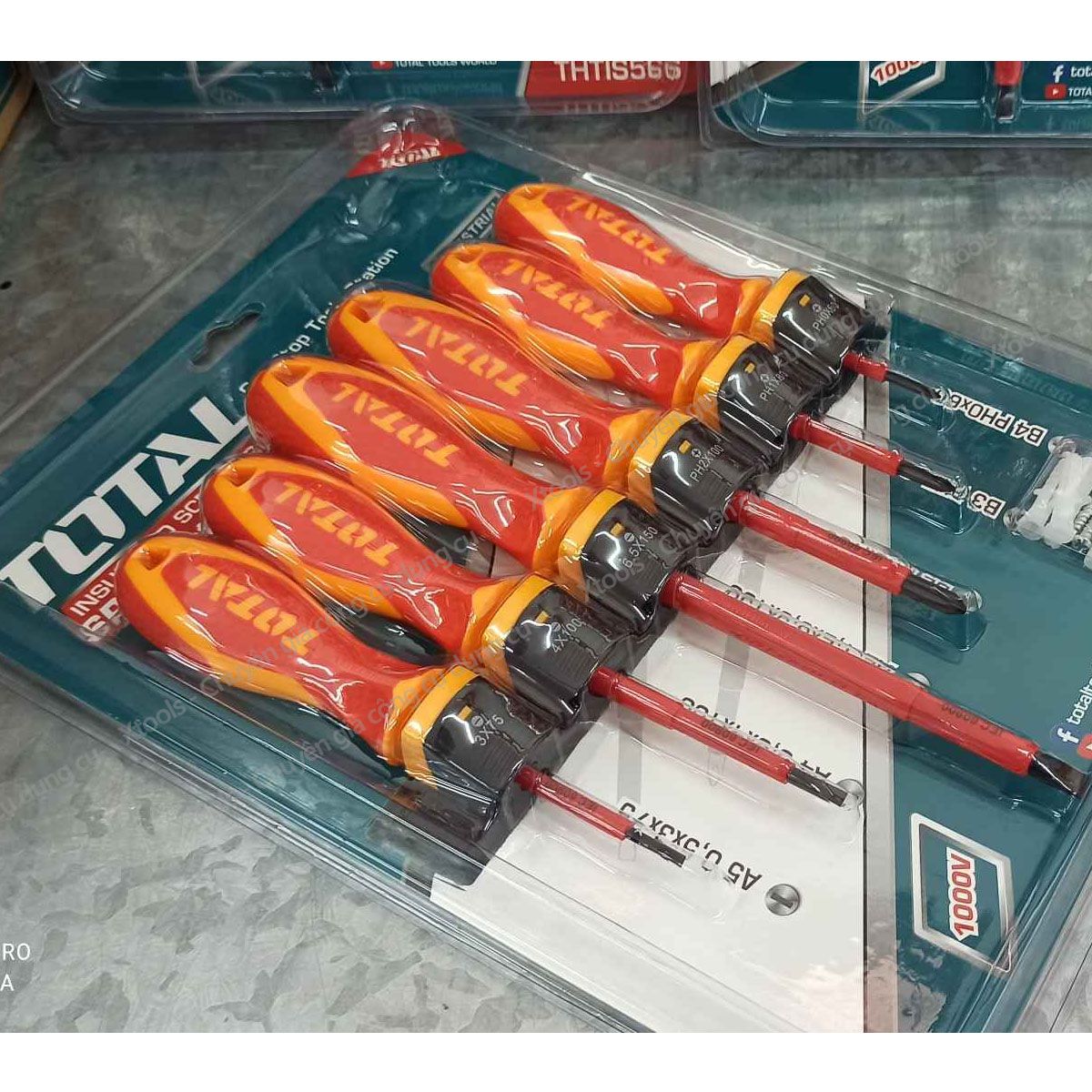 Bộ tua vít cách điện TOTAL THTIS566 6 chi tiết. bộ tuốc nơ vít cách điện chất liệu hợp kim cứng cáp, chịu lực cao XTOOLs