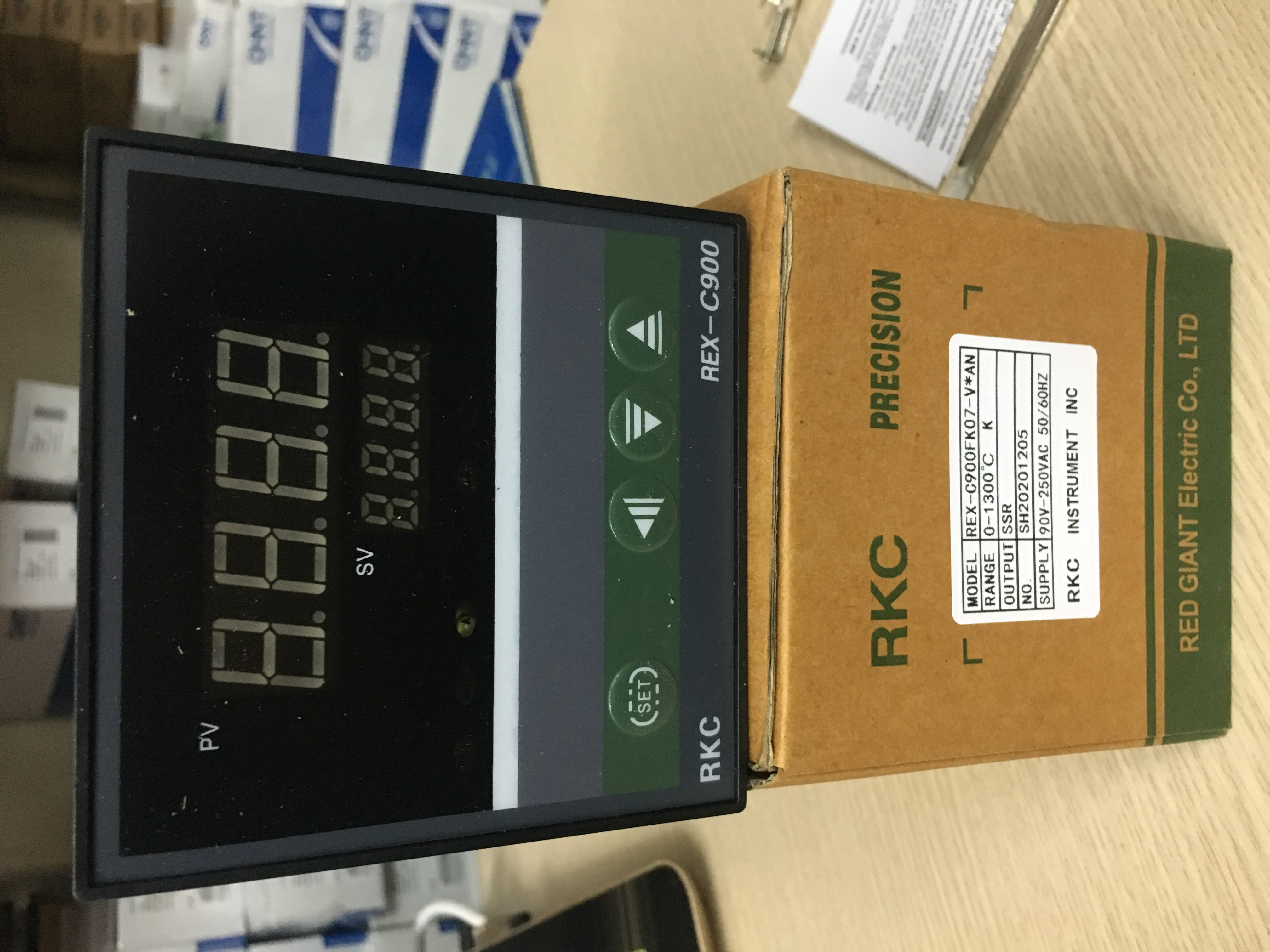 Bộ điều khiển nhiệt RKC REX-C900