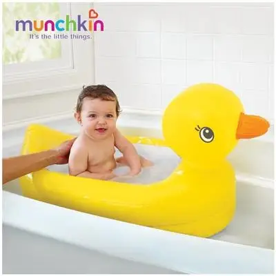 [HCM]Chậu Tắm Phao Vịt Vàng Munchkin MK32201 cho bé từ 6 tháng tuổi