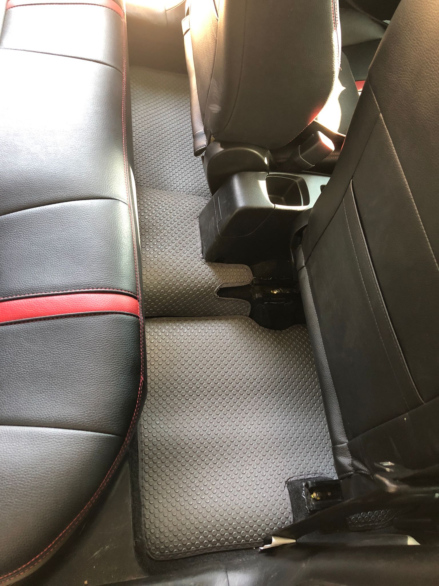 Thảm lót sàn ô tô Suzuki Swift (Đen)