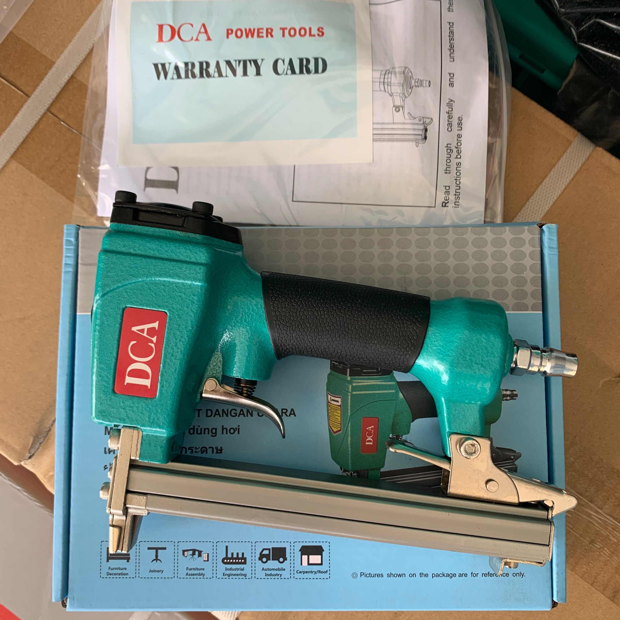 Máy bắn đinh ghim U dùng hơi DCA A1013J