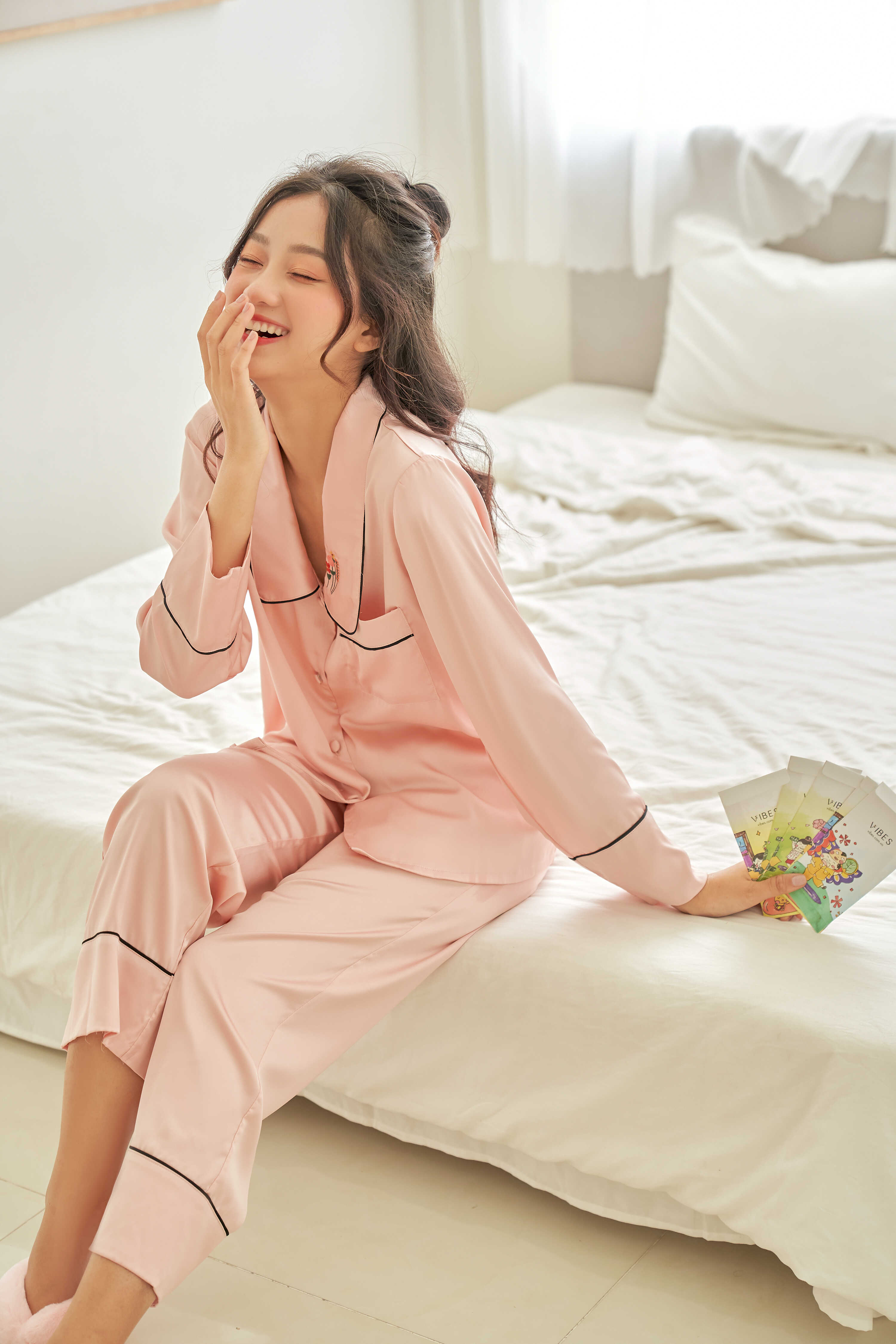 VIBES Đồ bộ mặc nhà nữ pijama dài tay Lụa cao cấp Long Sleeve Py Set