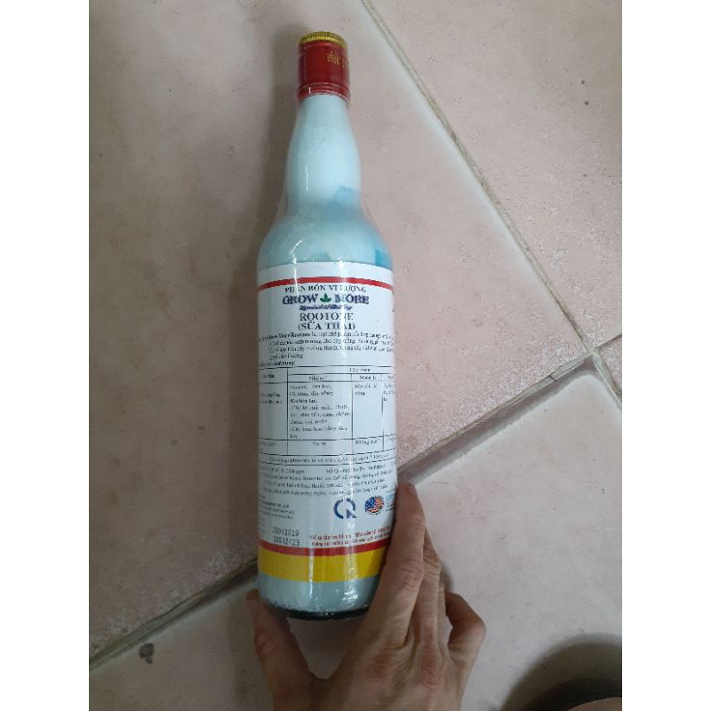 SỮA THÁI CHO HOA LAN CHAI 725ML