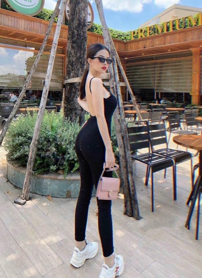 JUM HỞ LƯNG CÓ MÚT NGỰC SEXY