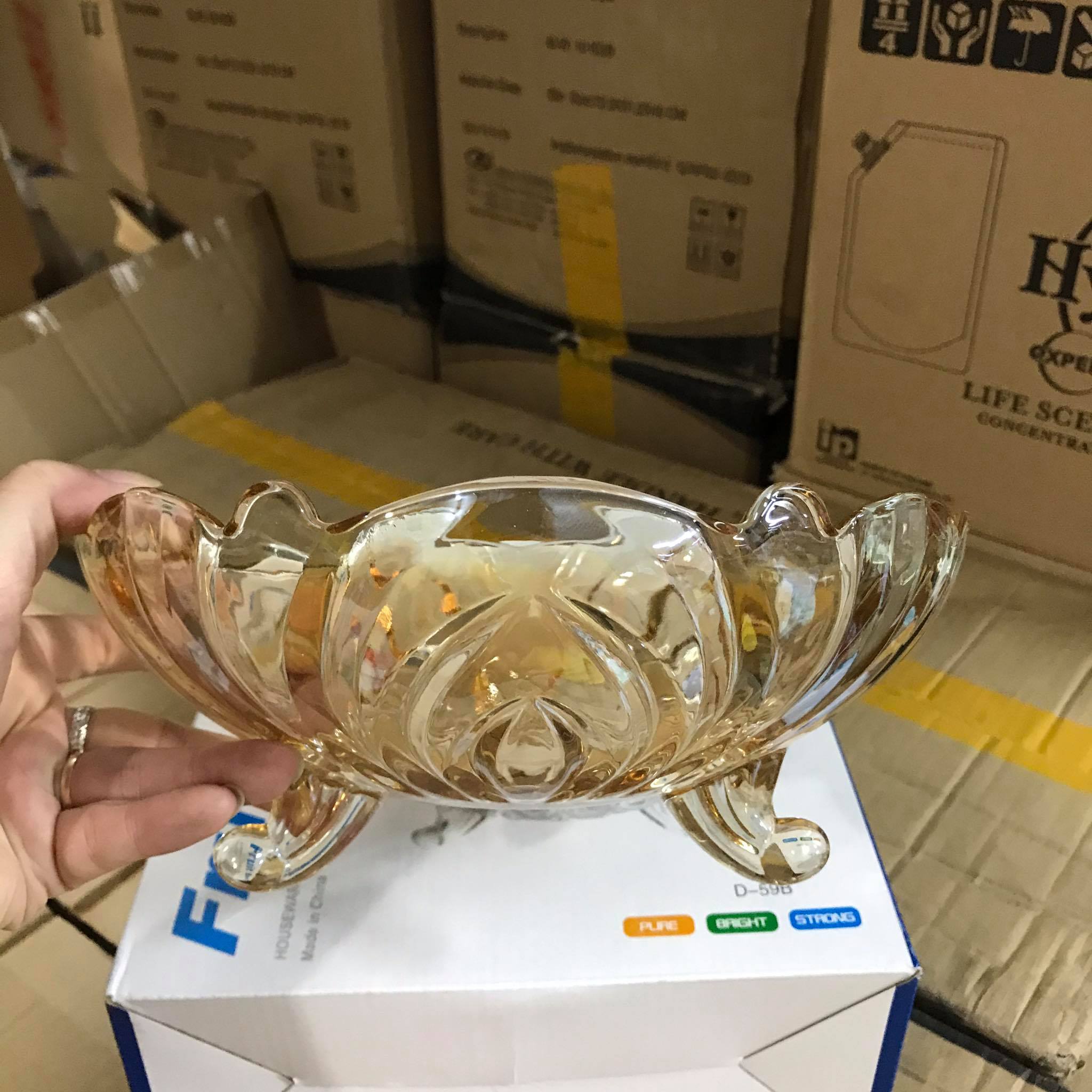 ĐĨA TRÁI CÂY THỦY TINH 3 CHÂN ĐỰNG HOA QUẢ