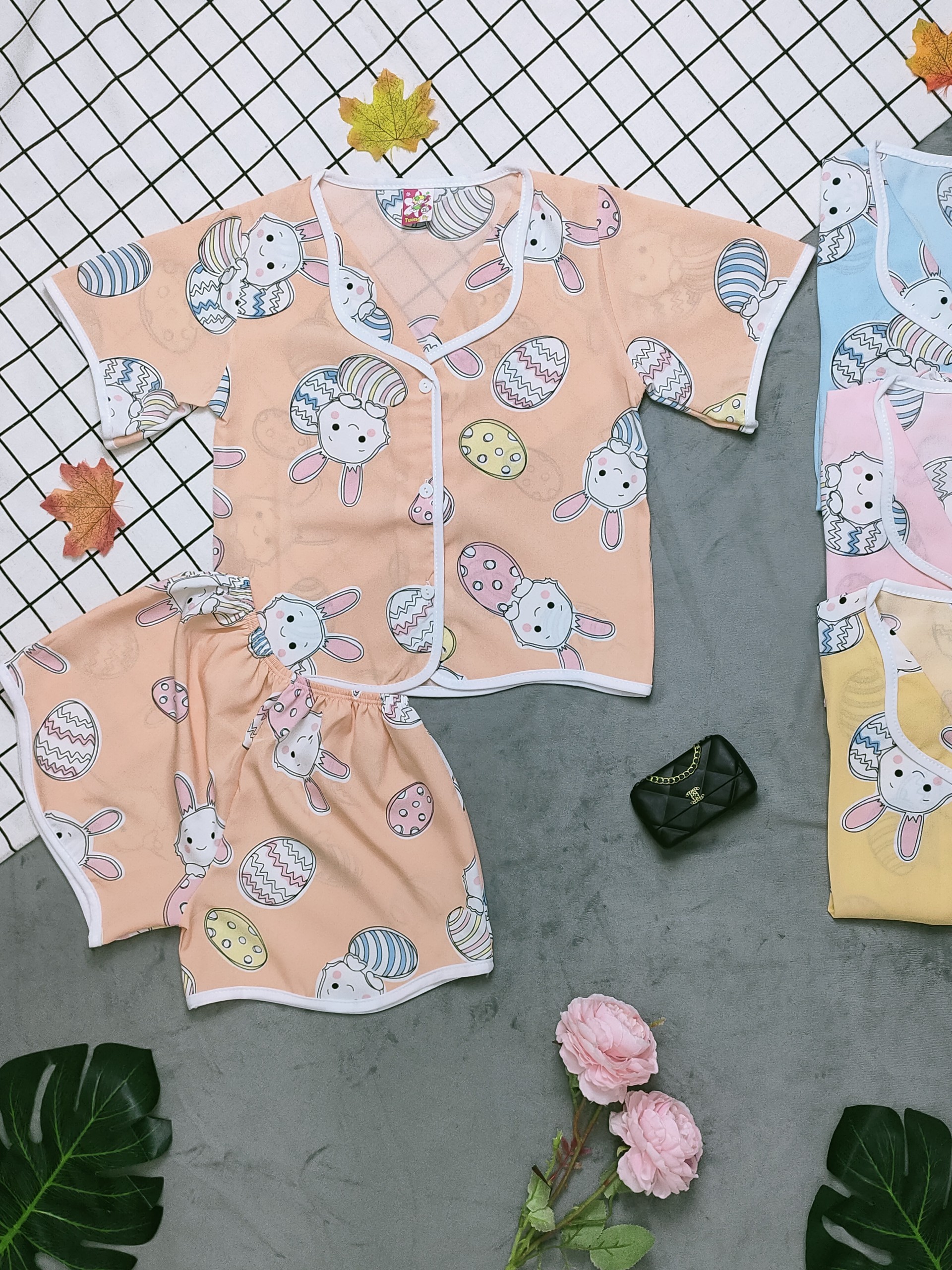 ( 4 bộ 4 màu 4 họa tiết khác nhau) Combo 4 Bộ Lụa Viền Tay ngắn Bé (6-20kg)