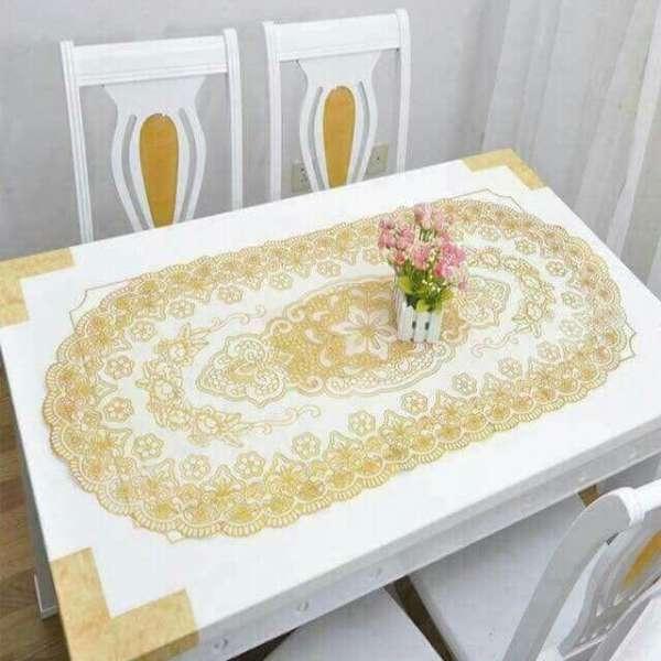 Khăn Trải Bàn Dập Hoa Văn Nổi Sang Trọng