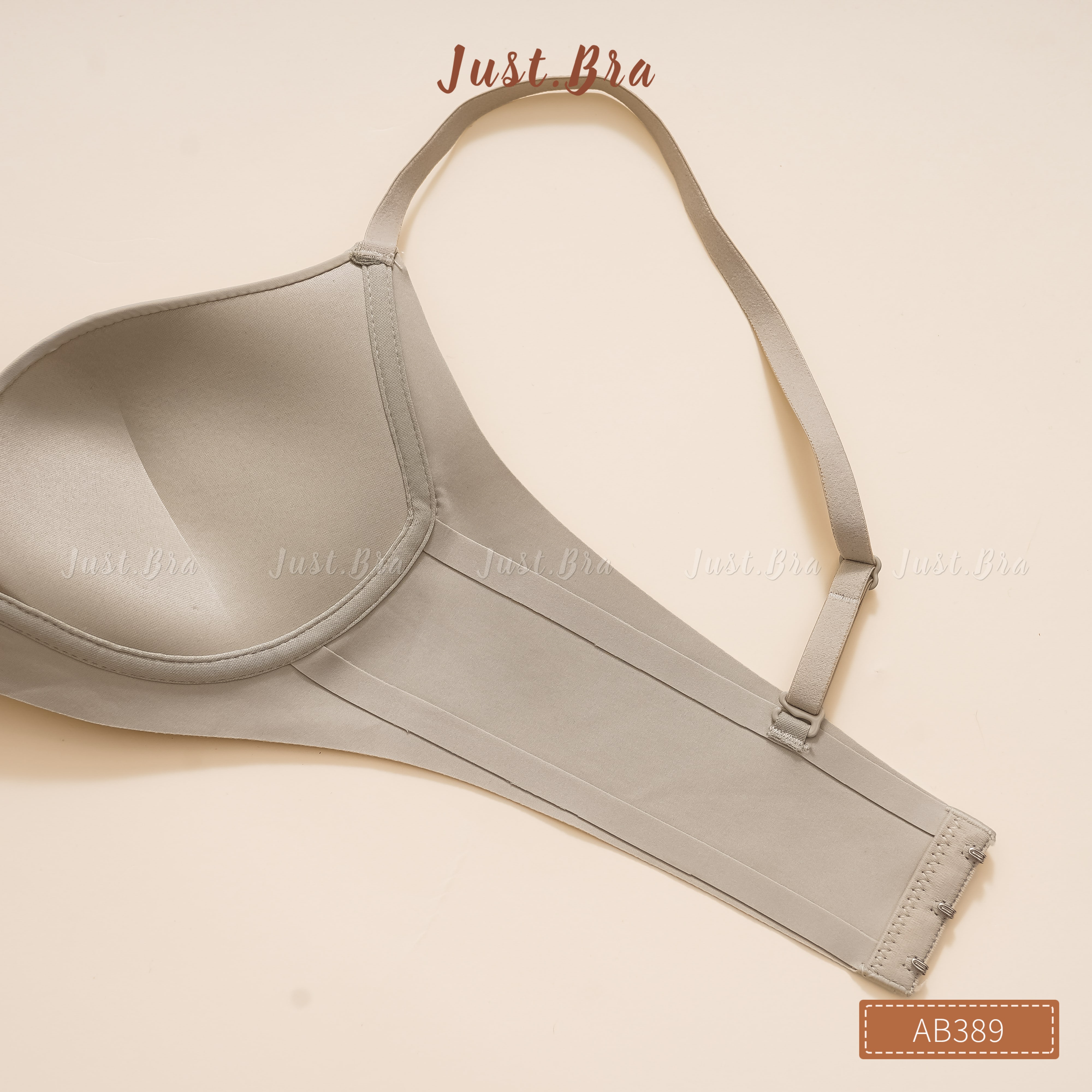 Áo ngực nữ basic Just Bra thiết kế không gọng, mút mỏng nhẹ AB389