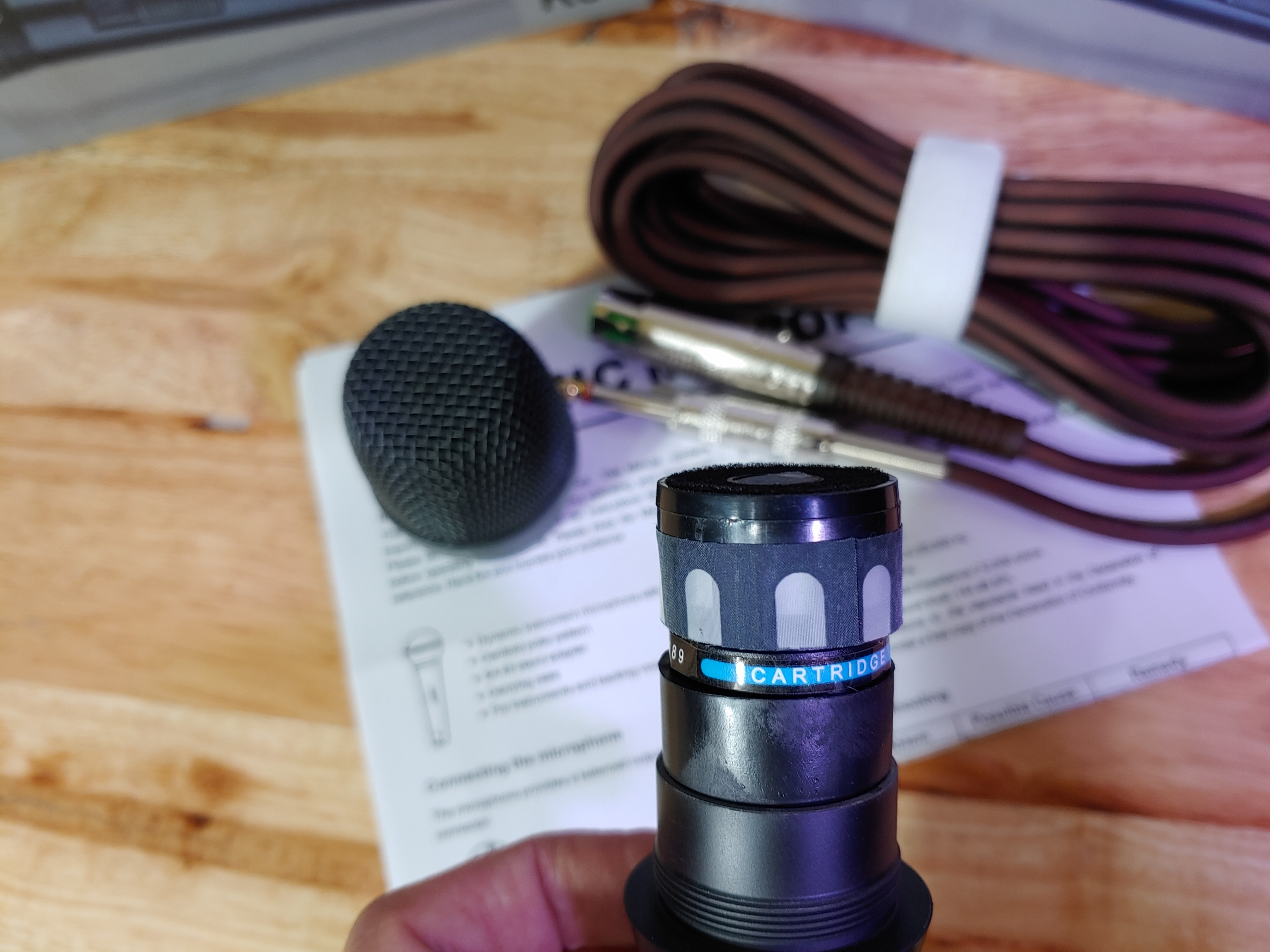 Micro hát karaoke có dây BBS K8 mới