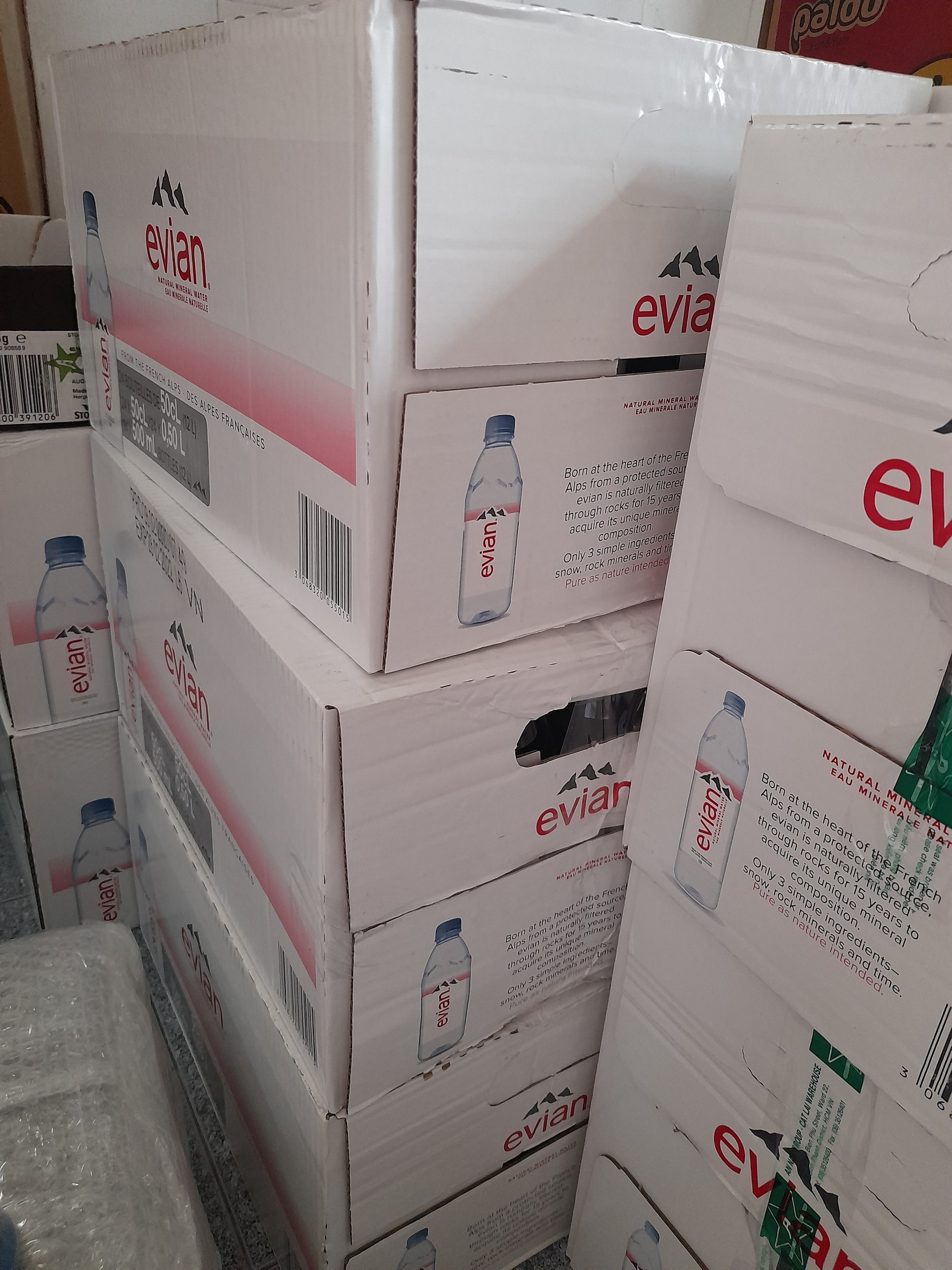 (Thùng 24 chai) Nước khoáng đóng chai Evian 500ml