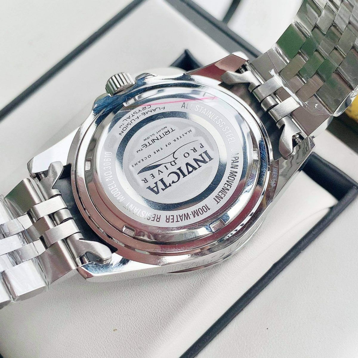 Đồng hồ thể thao nam Invicta 30610