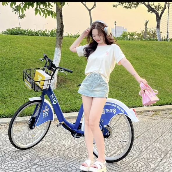 Áo Thun Babytee Form Fit Logo Chữ B