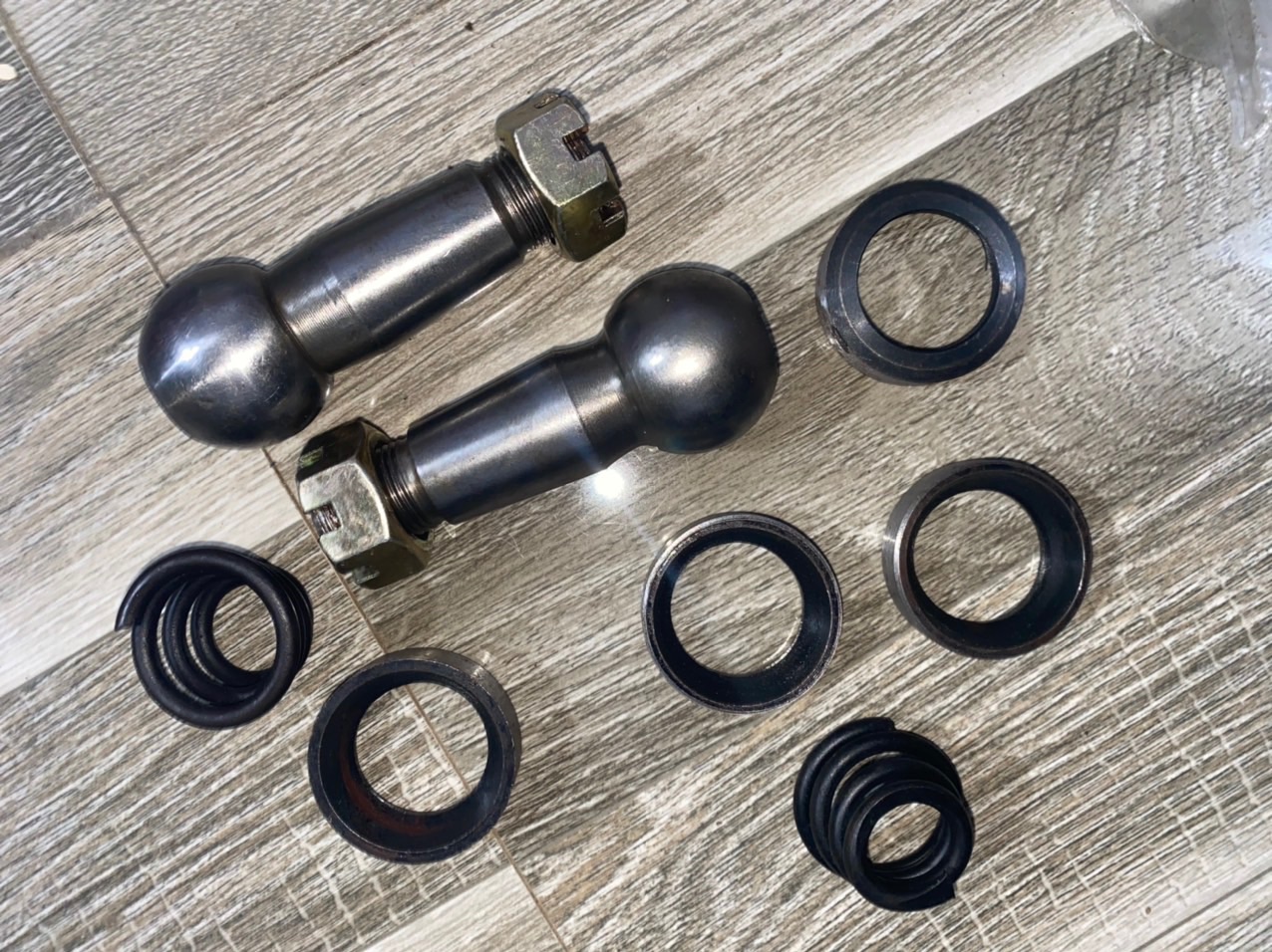 Sản phẩm gia đình làm: bộ táo 2 rô tuyn 145 côn nhỏ 22 phi táo 37