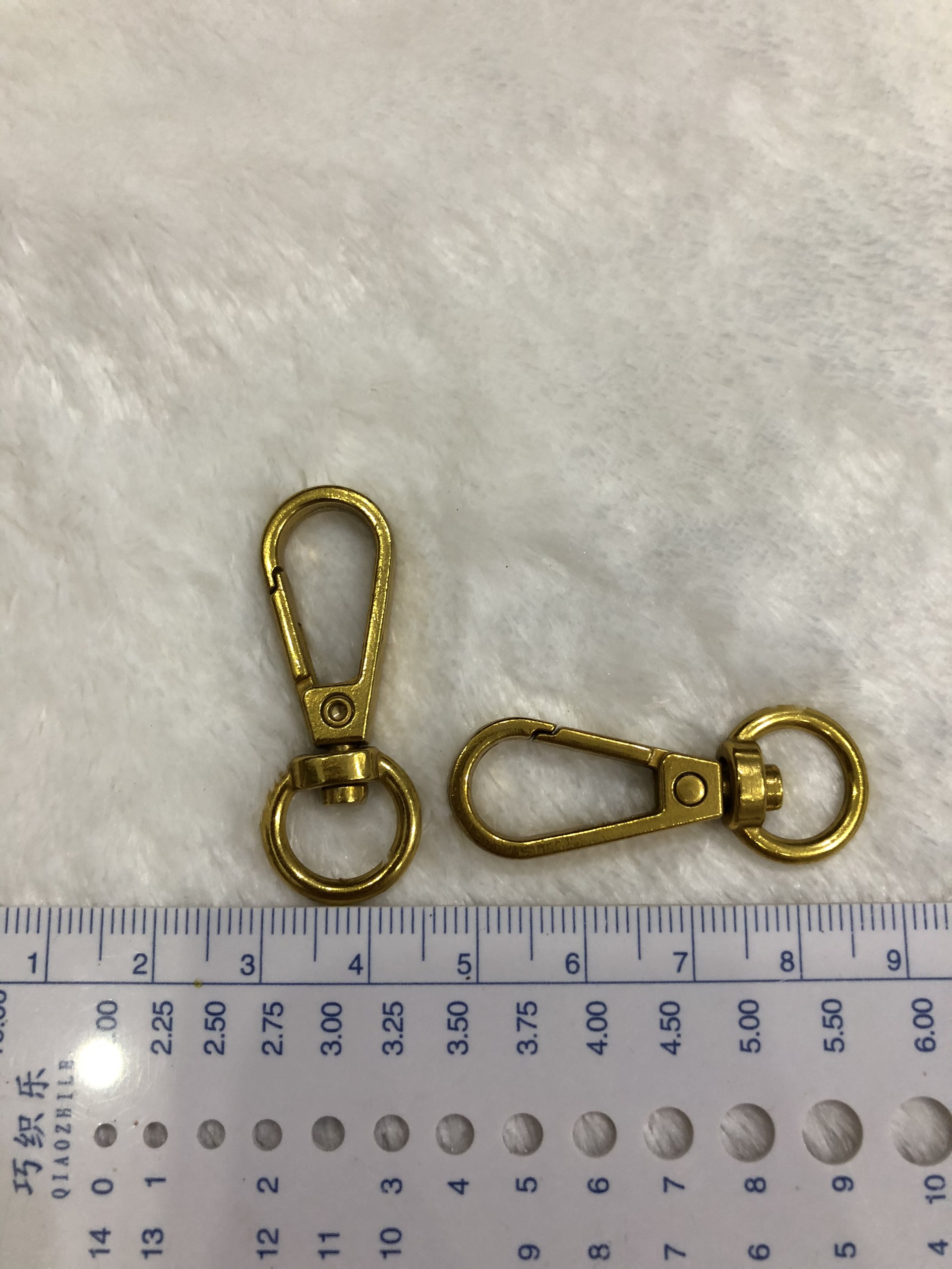 Antique Golden Round Crab Claws