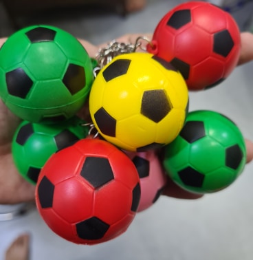 ( MẪU NGẪU NHIÊN ) Móc khoá trang trí balo túi xách siêu kute BEE GEE