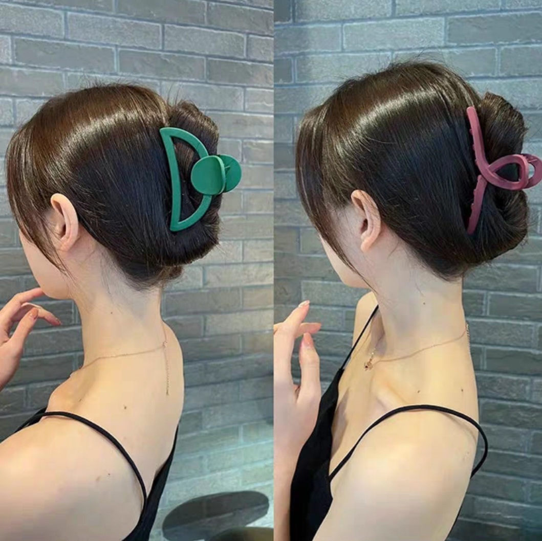 Kẹp càng cua phong cách Hàn Quốc