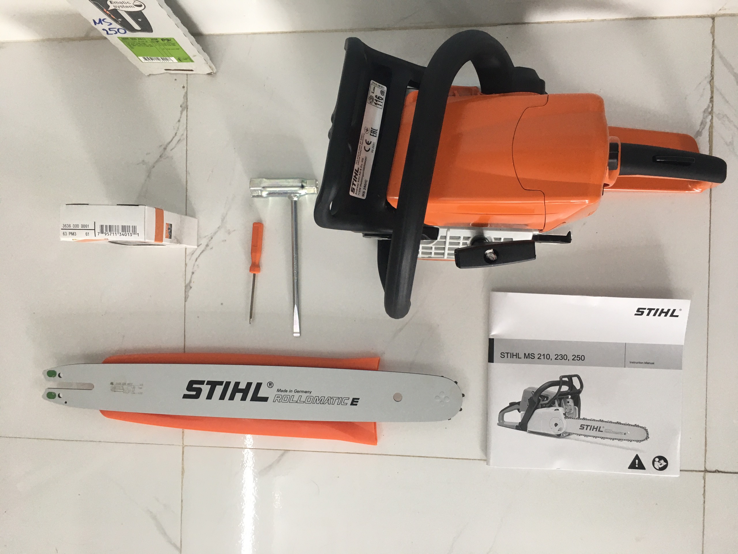 Máy cưa xích STIHL MS 250 chính hãng (Đã bao gồm sên lam + Khuyến mãi)