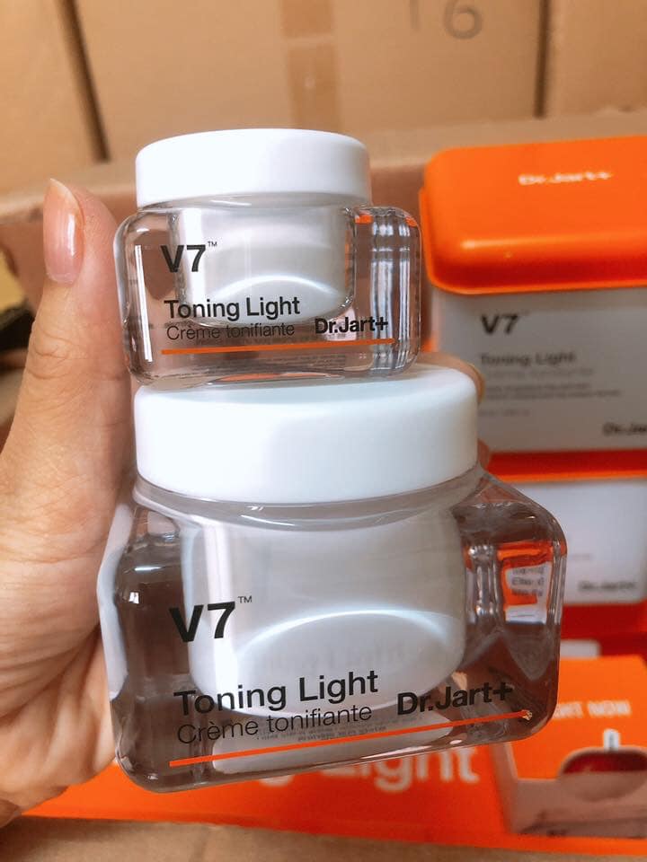 Kem Dưỡng Trắng Da V7 Toning Light Hàn Quốc