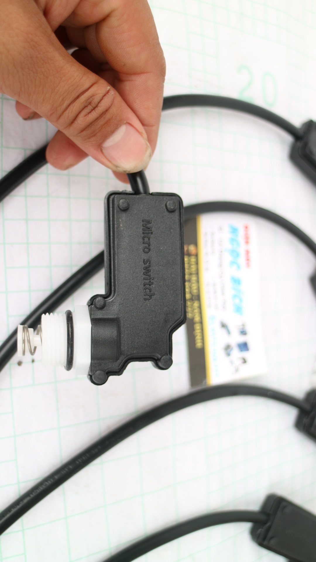 Rơ Le Tự Ngắt Máy Rửa Xe Mini Gia Đình( 2 chi tiết)