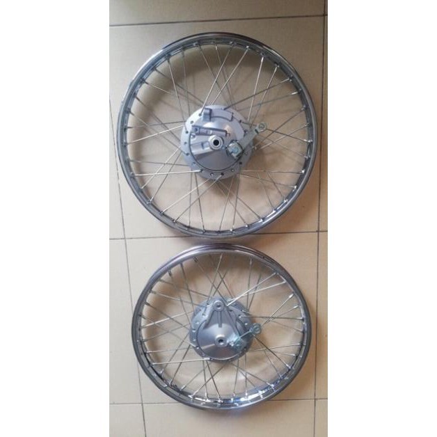 [HCM]Bánh căm zin theo xe Wave S 110 lắp vừa các đời xe Wave và Dream full má đùm cam kết hàng đúng mô tả chất lượng đảm bảo an toàn đến sức khỏe người sử dụng