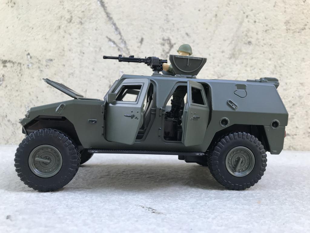 Mô hình xe Bọc thép Dongfeng Mengshi 4x4 1:24