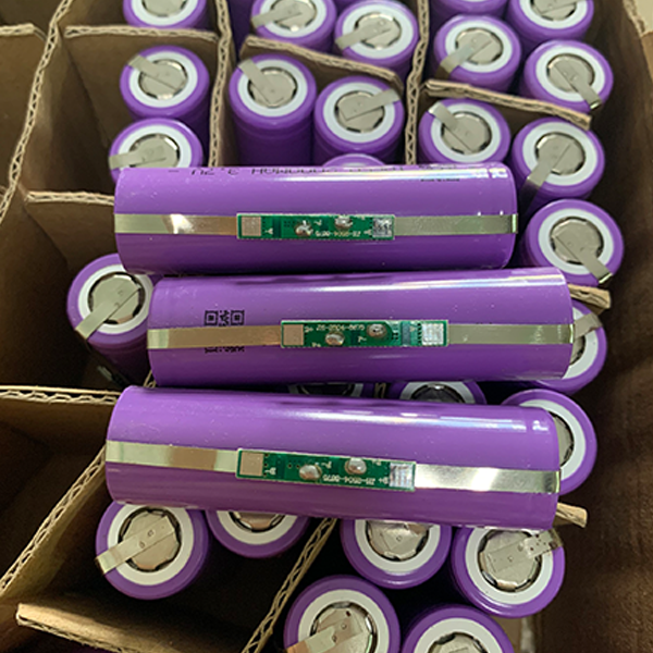 Pin Lithium 18650 dung lượng 1200mAh/2000mAh