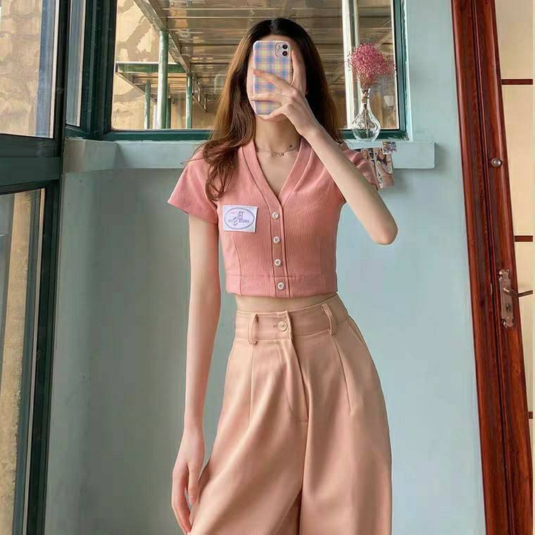 Áo croptop cổ V phối nút in logo TTSLA0220(TTS0885)