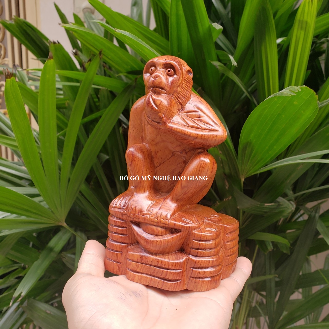 Tượng con khỉ gỗ hương