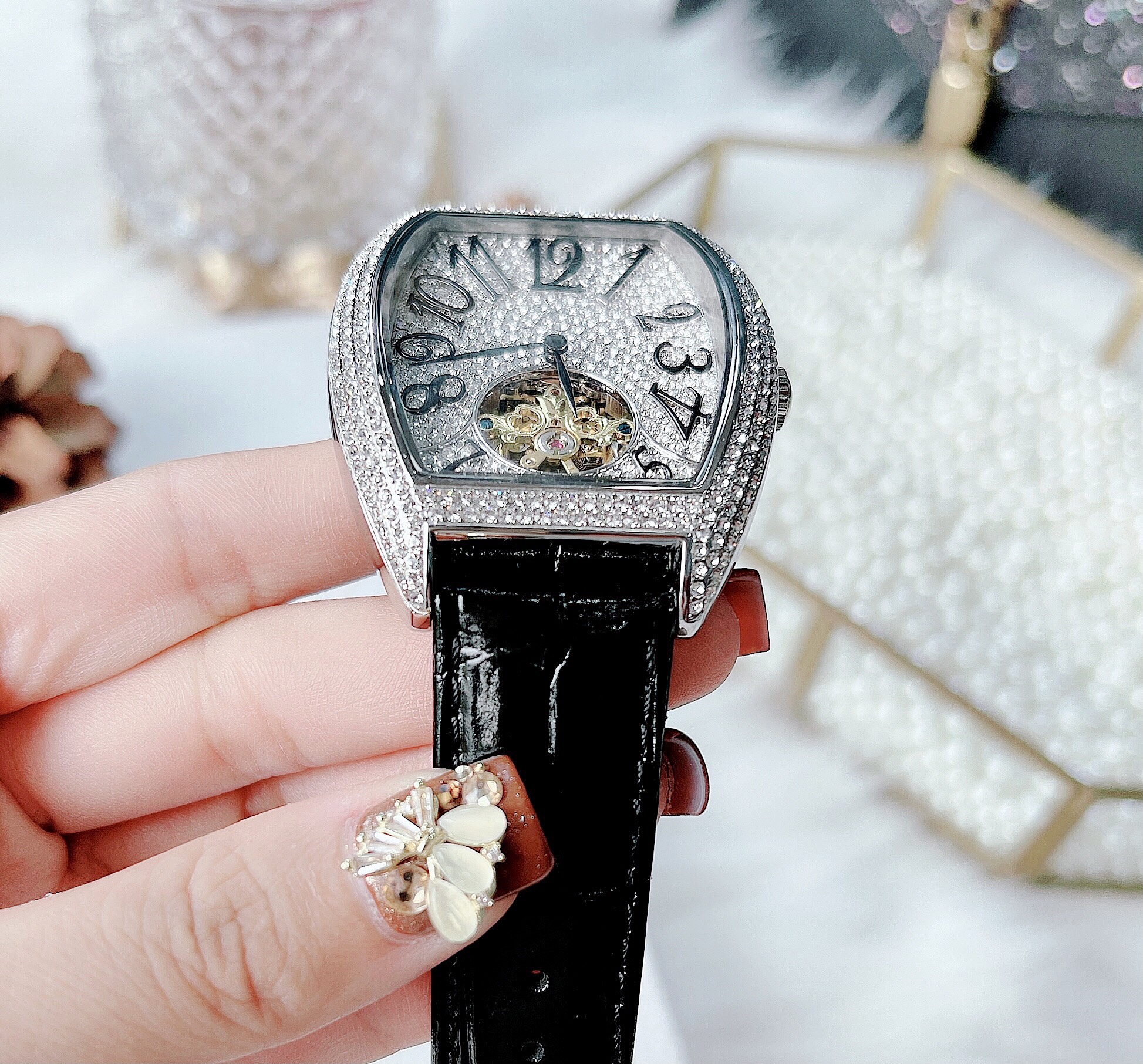 Đồng Hồ Davena Nam Automatic D31681 Dây Da Đen Silver 39x52mm Authentic