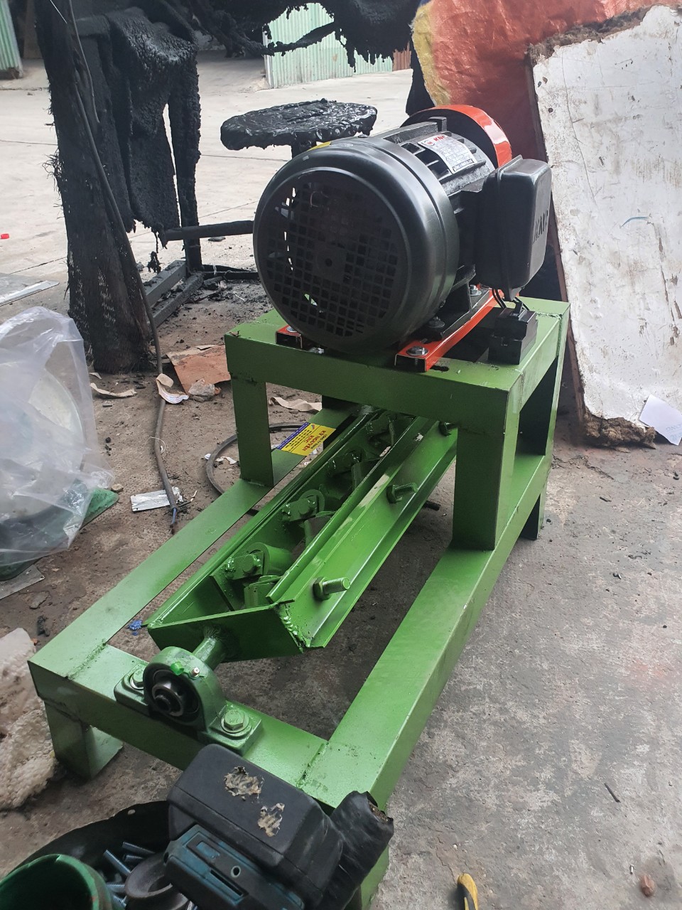Máy duỗi sắt trung  ( có motor)