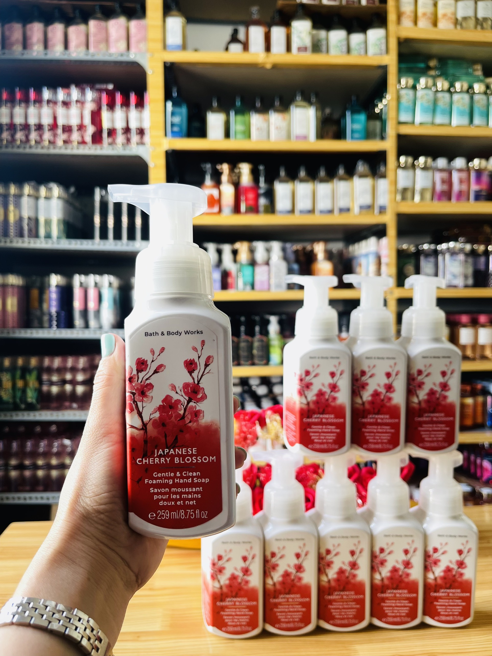 NƯỚC RỬA TAY BỌT MÙI CHERRY JAPANESE BLOSSOM 259ML