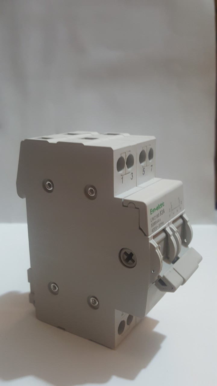Át đảo chiều 2p , cầu dao đảo chiều dạng attomat 63A/220v