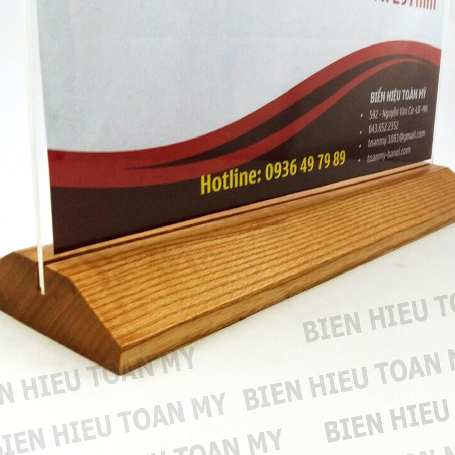 Kệ mica A4 để bàn Đế Gỗ bóng đẹp
