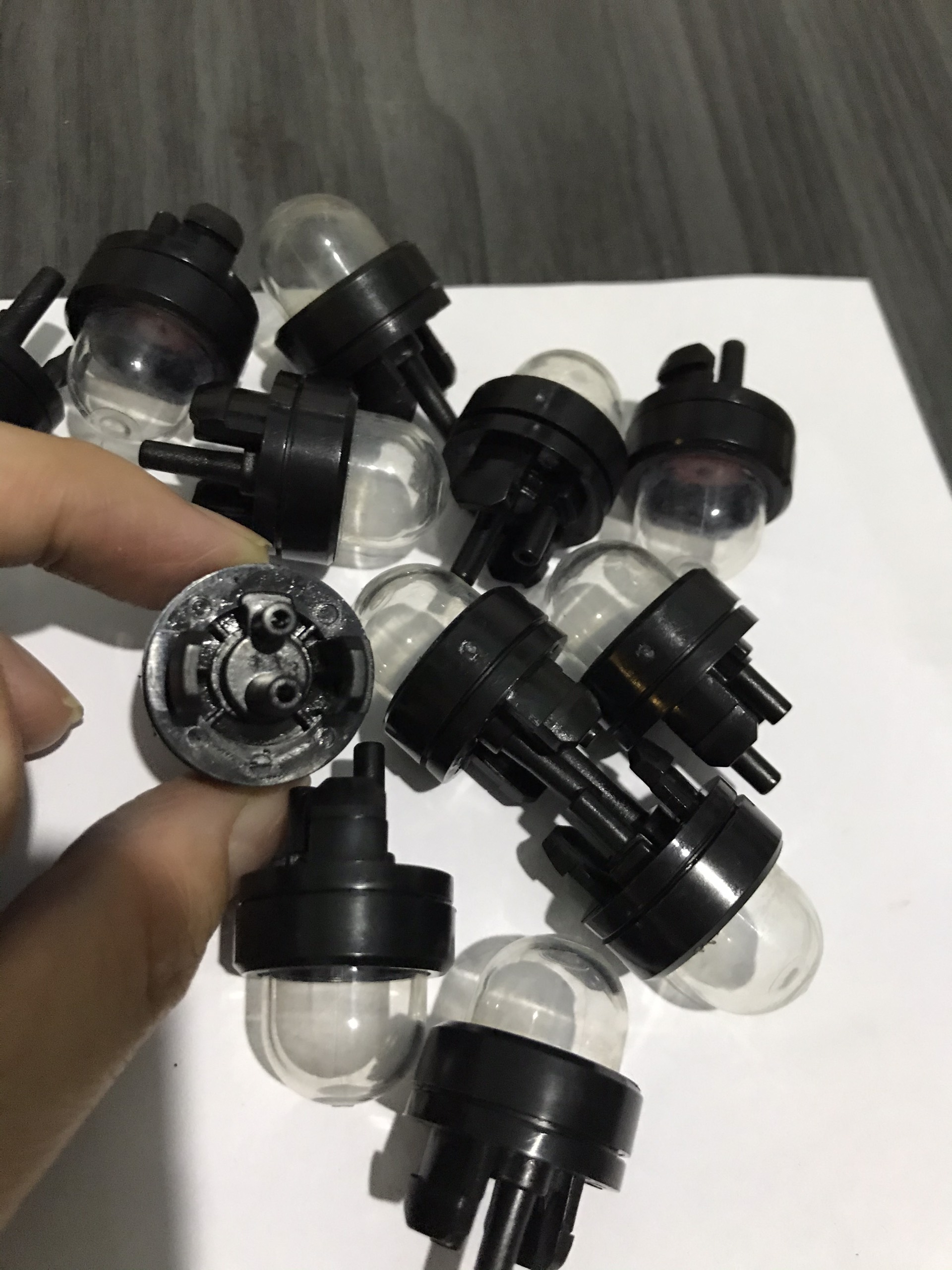 [HCM]NÚM ( ĐẾ) BƠM XĂNG MÁY CƯA XÍCH (2 CÁI)