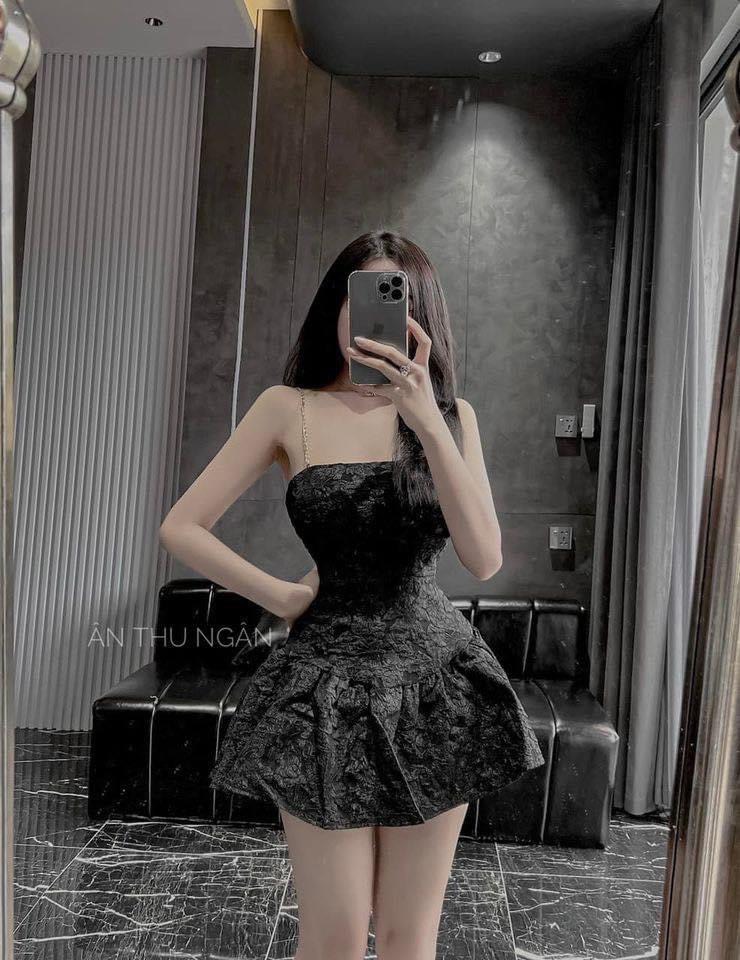 Đầm gấm hai dây xính phối đuôi cá siêu sang