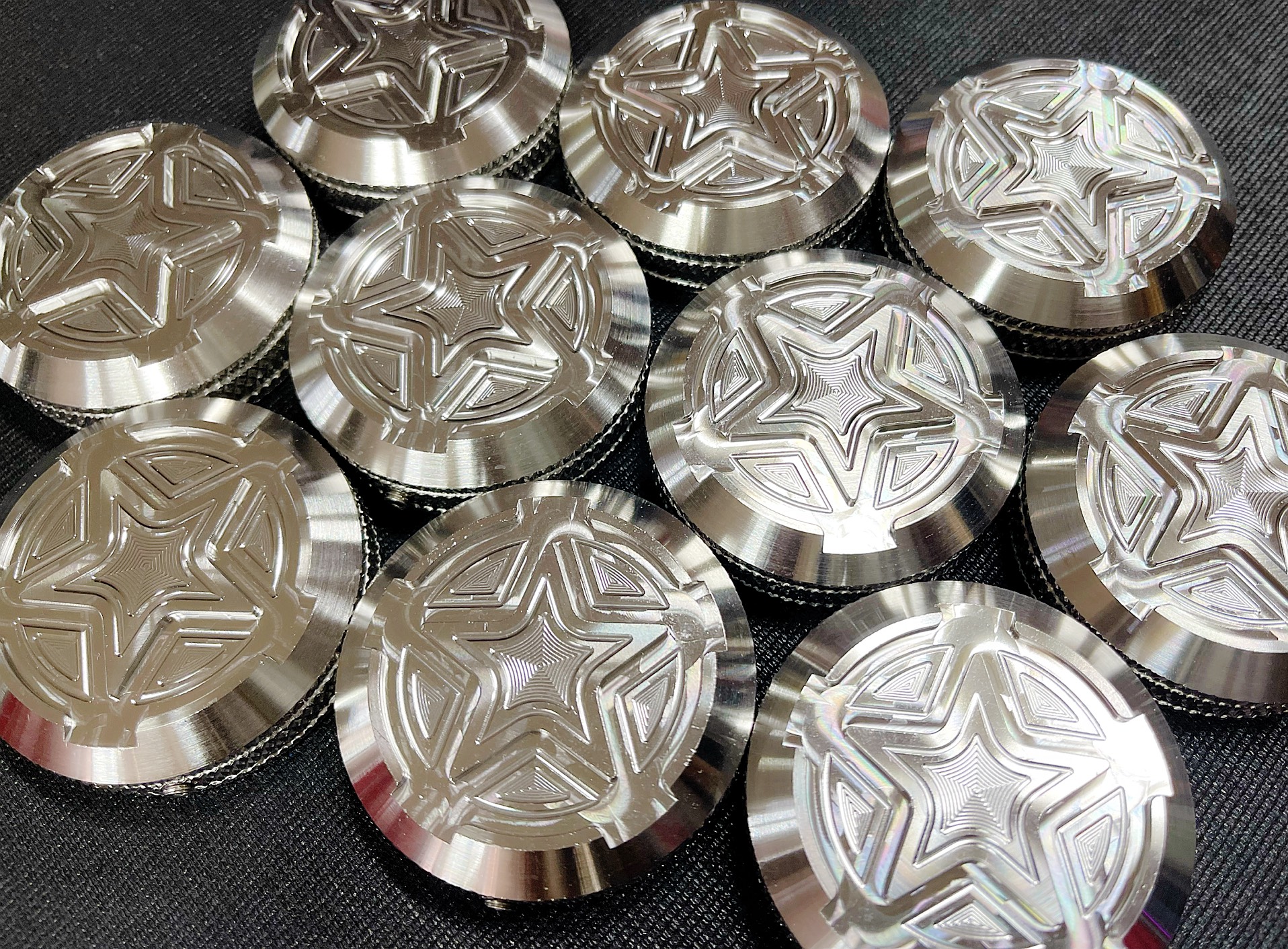 ỐP TRANG TRÍ NẮP BÌNH XĂNG CNC CAO CẤP