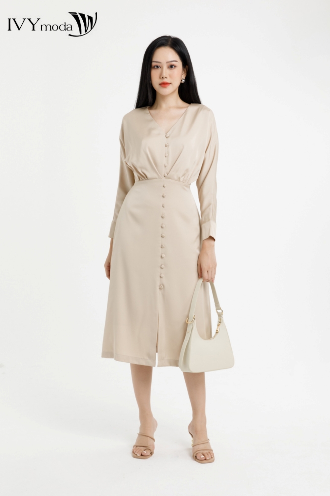 Đầm lụa trơn phối khuy bọc IVY moda MS 48M7159