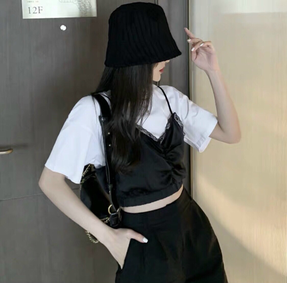 Áo croptop yếm - bao gồm 2 món Áo + Yếm
