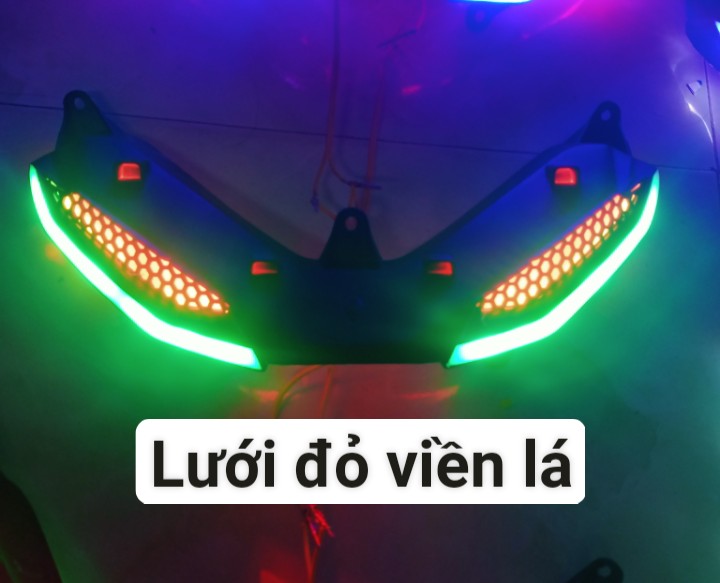 Demi lưới Exciter 150 có đèn làm sẵn rắc cắm như zin
