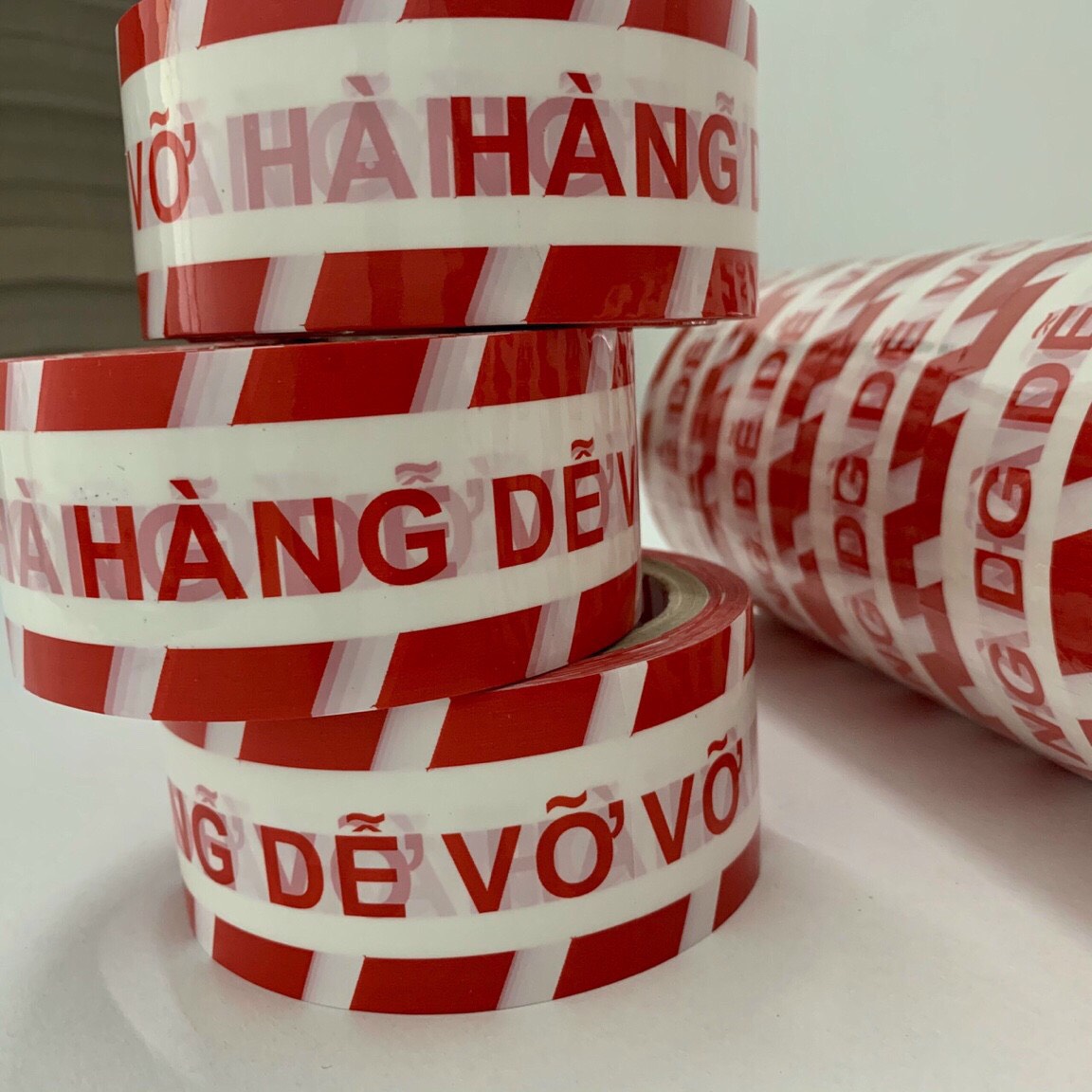 Cuộn băng keo Hàng Dễ Vỡ - Bản 48mm 100Y