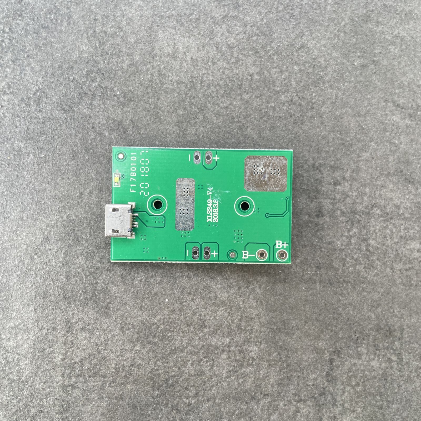 Mạch sạc pin 3.7v IP5305 – đầu sạc microusb 5v