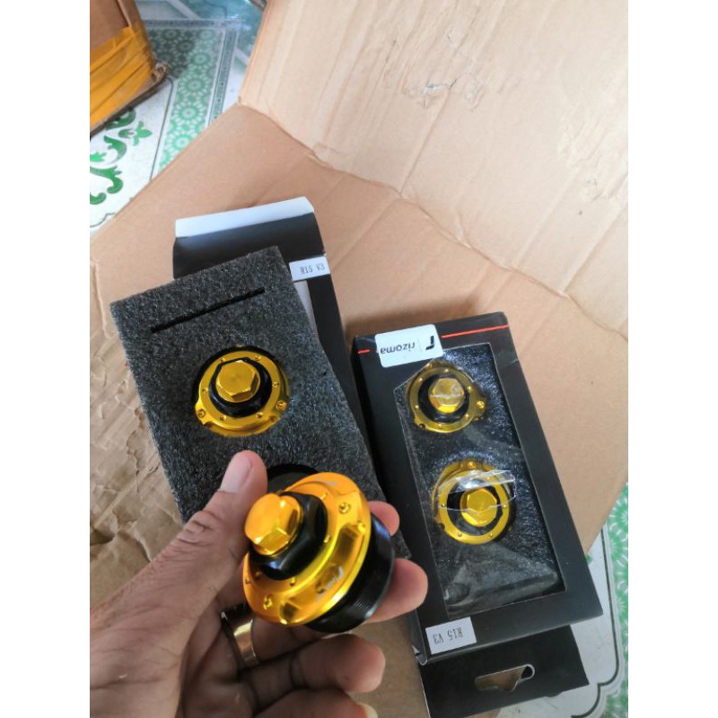 Ốc chụp ty phuộc R15 V3 Rizoma
