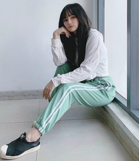 Quần dài jogger bo thun hai bên hông phối sọc kiểu thể thao TTSLA0571
